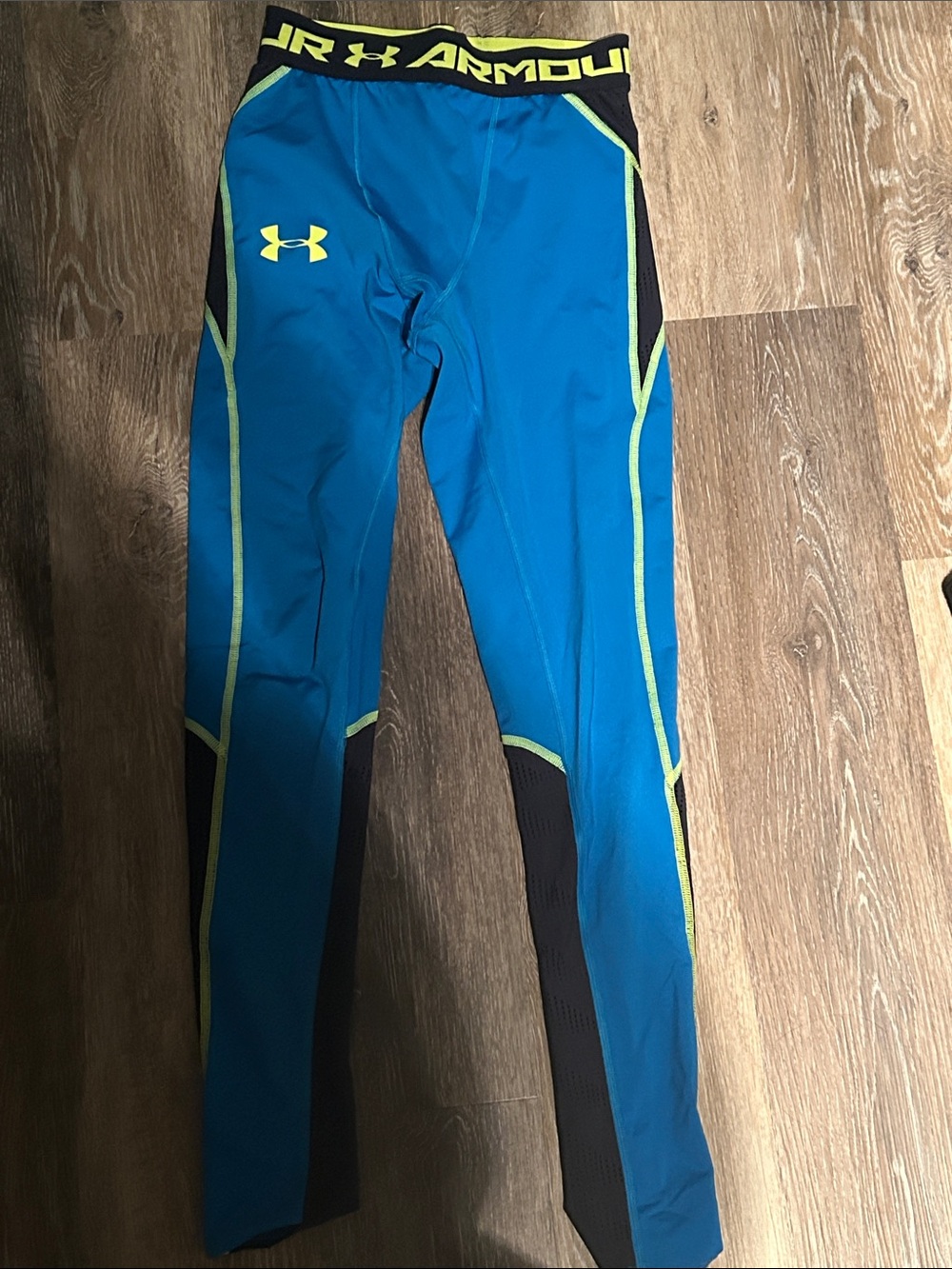 Men’s Under Armour Supervent Tights - Size Small
